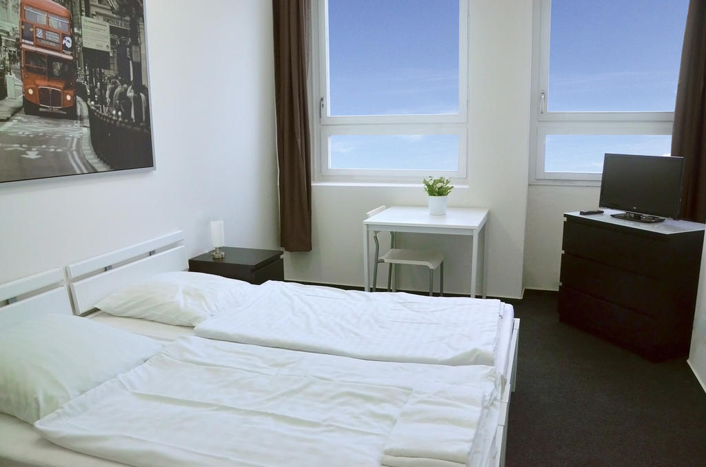 Albergue Check In *