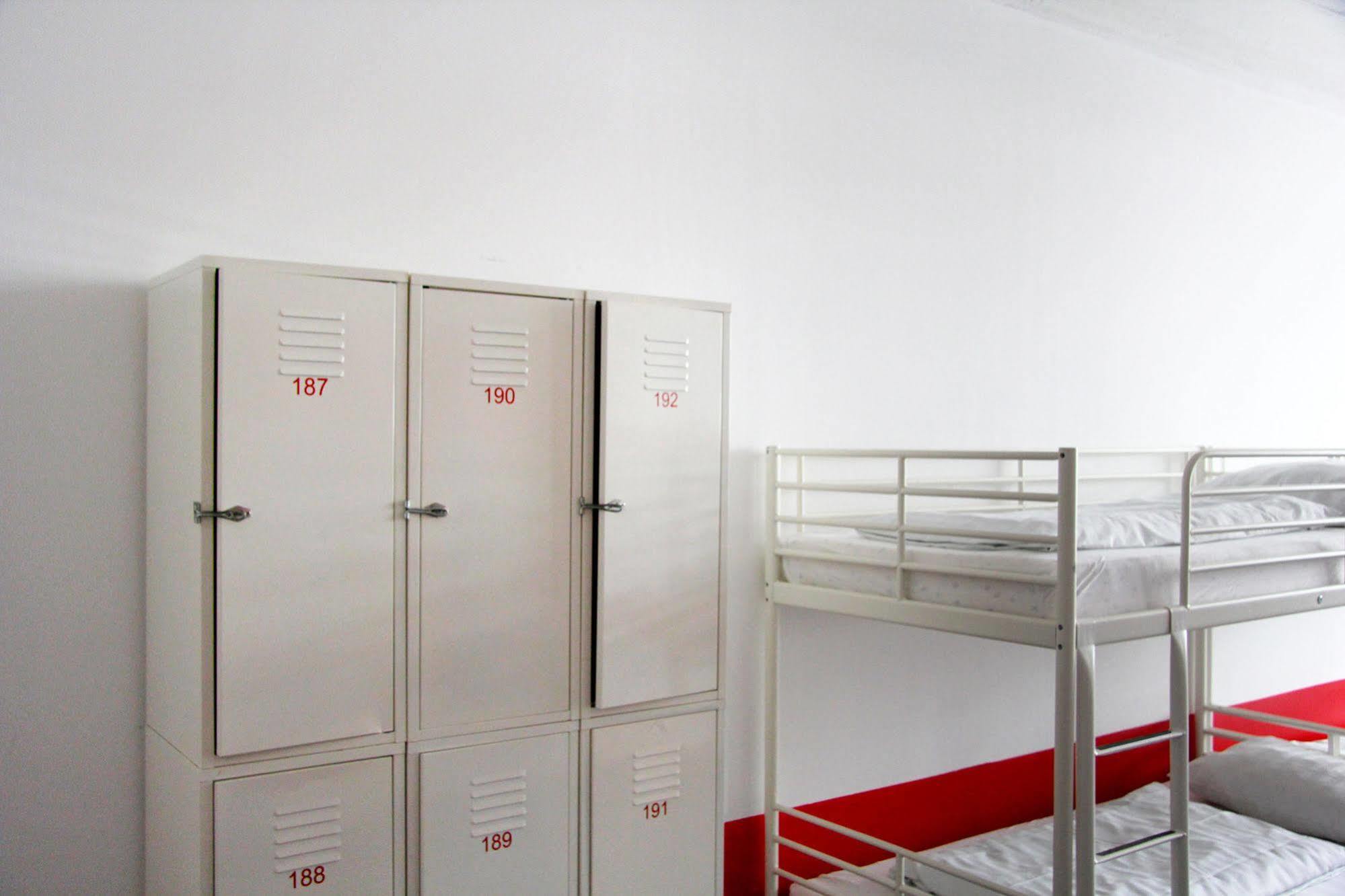 Check In Albergue