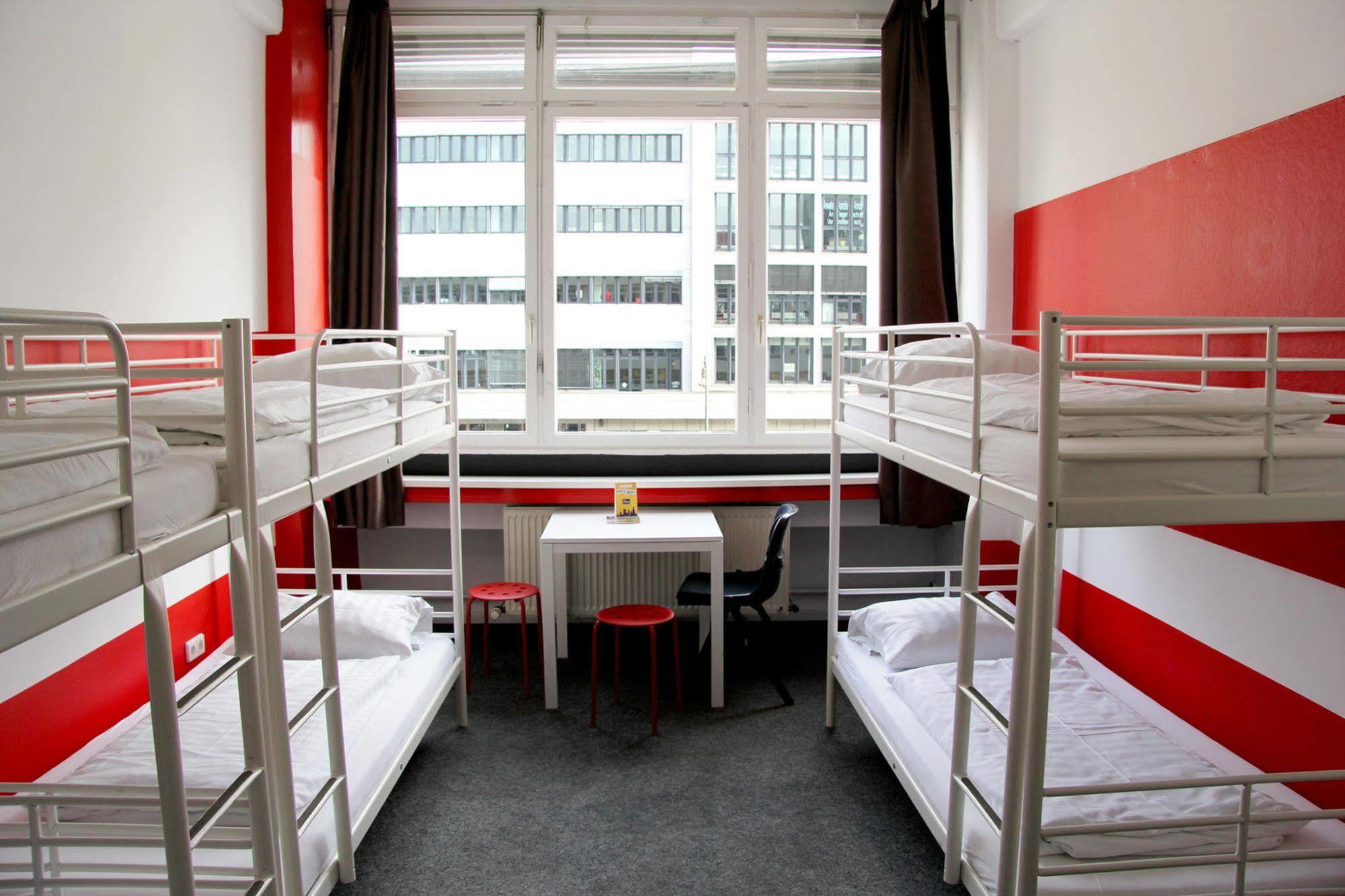 Check In Albergue