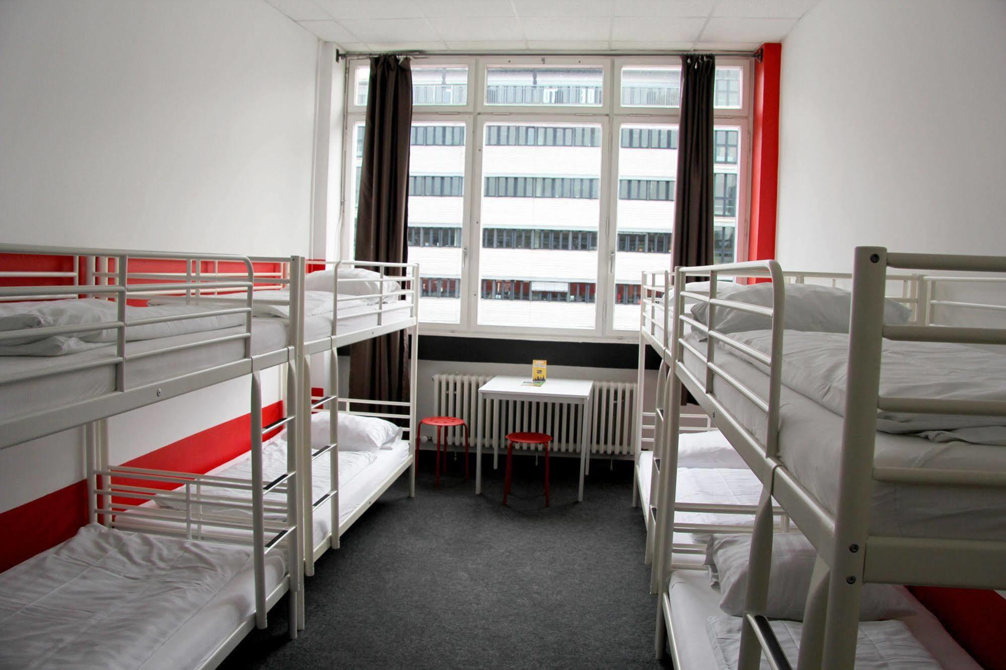 Check In Albergue
